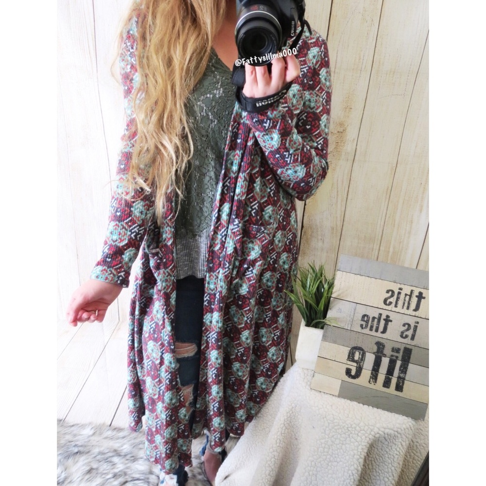 Lularoe printed Sarah duster cardigan 🌿 - Picture 2 of 7